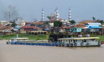 De Tonlé Sap-rivier in Cambodja