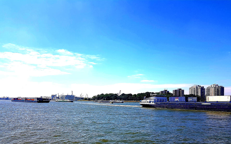 Bijval voor Rotterdamse havenmeester ‘Recreatievaart heeft geen benul van veiligheid op het water’