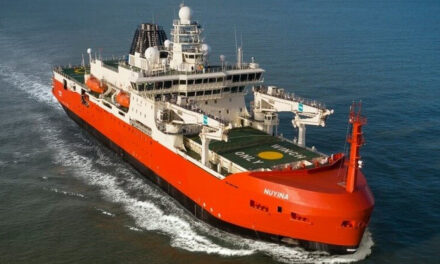 Uniek Australisch onderzoeksschip breekt het ijs