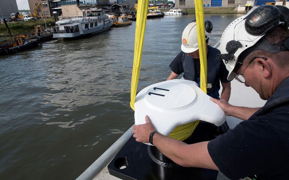 Eerste serie 3D geprinte bolders in Rotterdamse haven