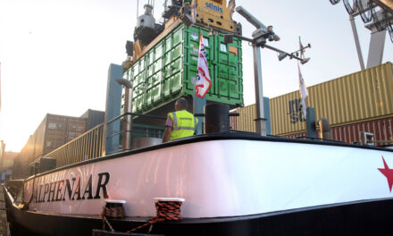 Eerste emissievrije binnenvaartschip op energiecontainers in de vaart