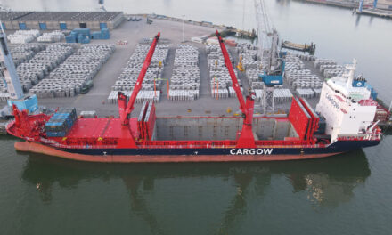 Gemeente Rotterdam en Havenbedrijf Rotterdam starten met nieuwe proef: Proef met mobiele walstroom op waterstof met schepen van Cargow bij Steinweg