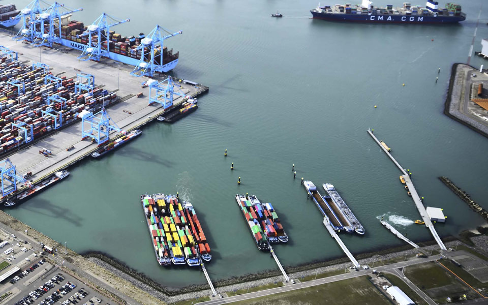 Binnenvaartligplaatsen | Gemengd afmeren officieel toegestaan in haven Rotterdam