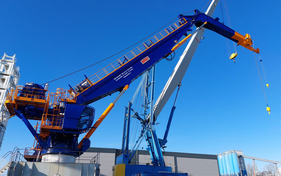 Again SMST knuckle boom crane for Van Oord