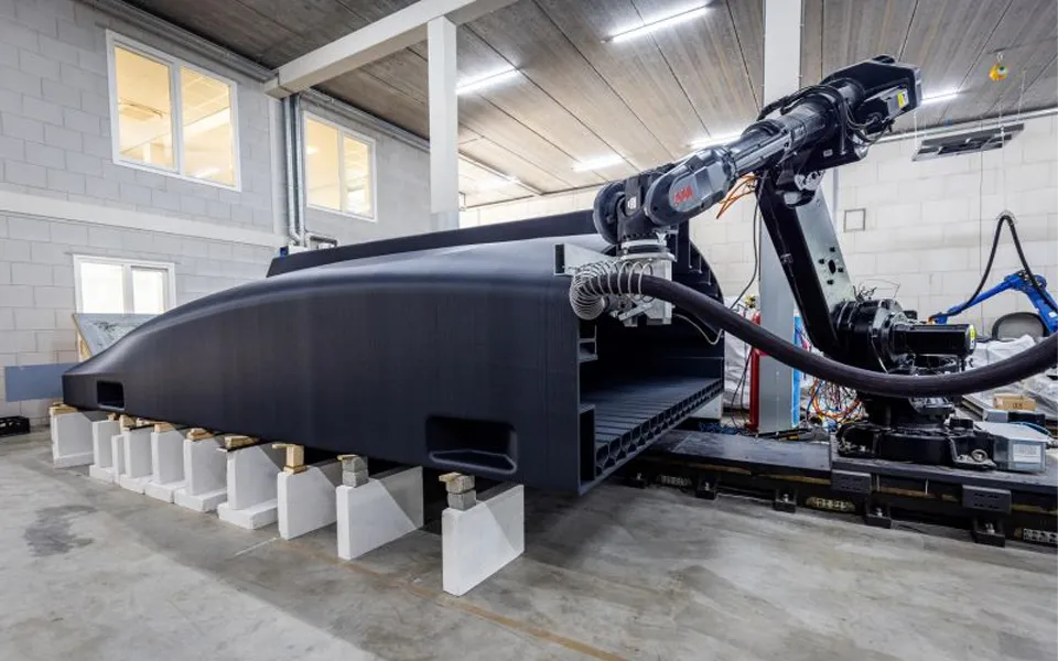 Holland Shipyards Group en 10XL bouwen eerste 3D-geprinte boot