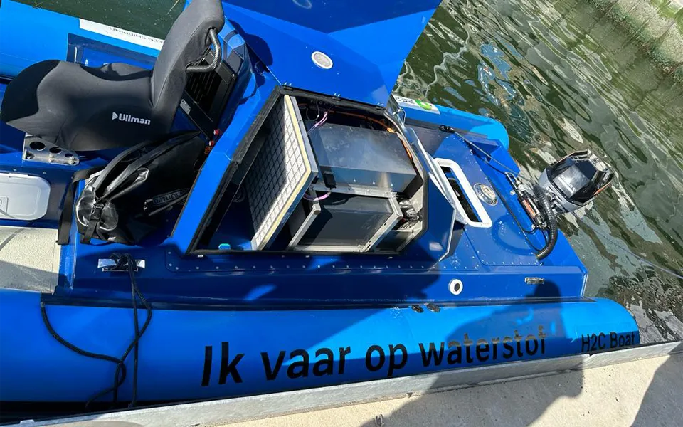 H2 Marine Solutions toont coachboot op waterstof