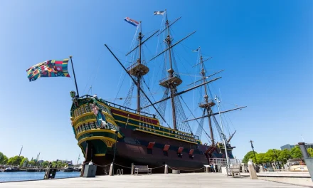Het Scheepvaartmuseum start vernieuwing presentatie op replica VOC-schip Amsterdam