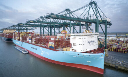 Rotterdamse VT Group bunkert duurzaam diepzeeschip Ane Maersk op maiden voyage